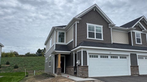 Townhouse For Sale - 220 Huntington Drive<br/> Waconia, MN 55387