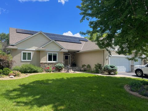 Homes For Sale - 868 Bavaria Hills Terrace<br/> Chaska, MN 55318