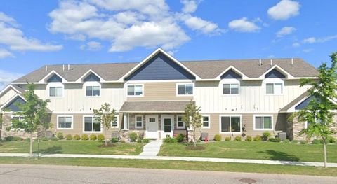 Townhouse For Sale - 6995 Linwood Drive<br/> Albertville, MN 55301