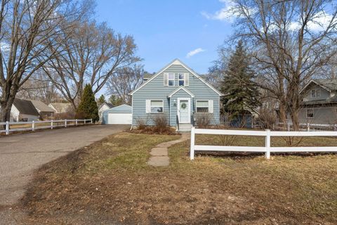 Homes For Sale - 152 Busch Avenue<br/> Center City, MN 55012