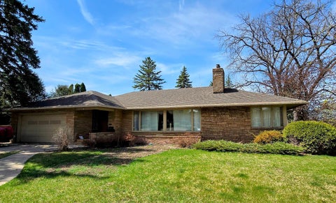 Homes For Sale - 910 3rd Avenue<br/> Pipestone, MN 56164