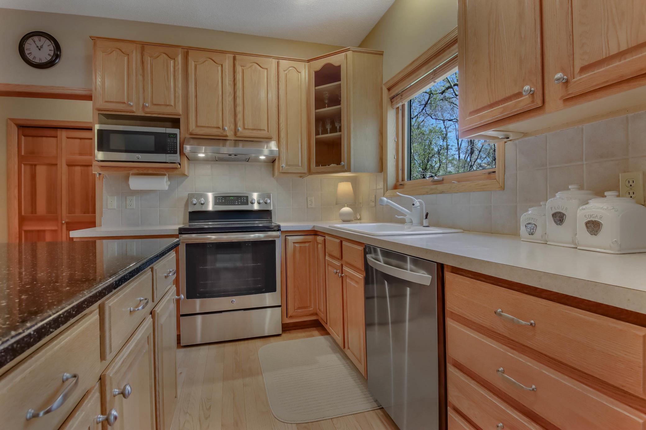 16786 Jackpine Trail, Lakeville, Minnesota image 22