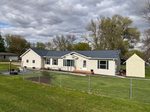 Homes For Sale - 2200 Eunice Drive<br/> Freeborn County, Albert Lea, MN 56007