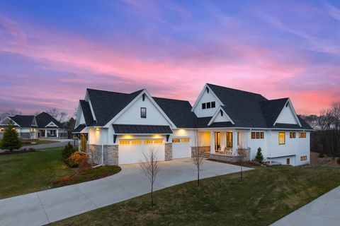 Townhouse For Sale - 7070 Highland Court<br/> Hennepin County, Eden Prairie, MN 55346