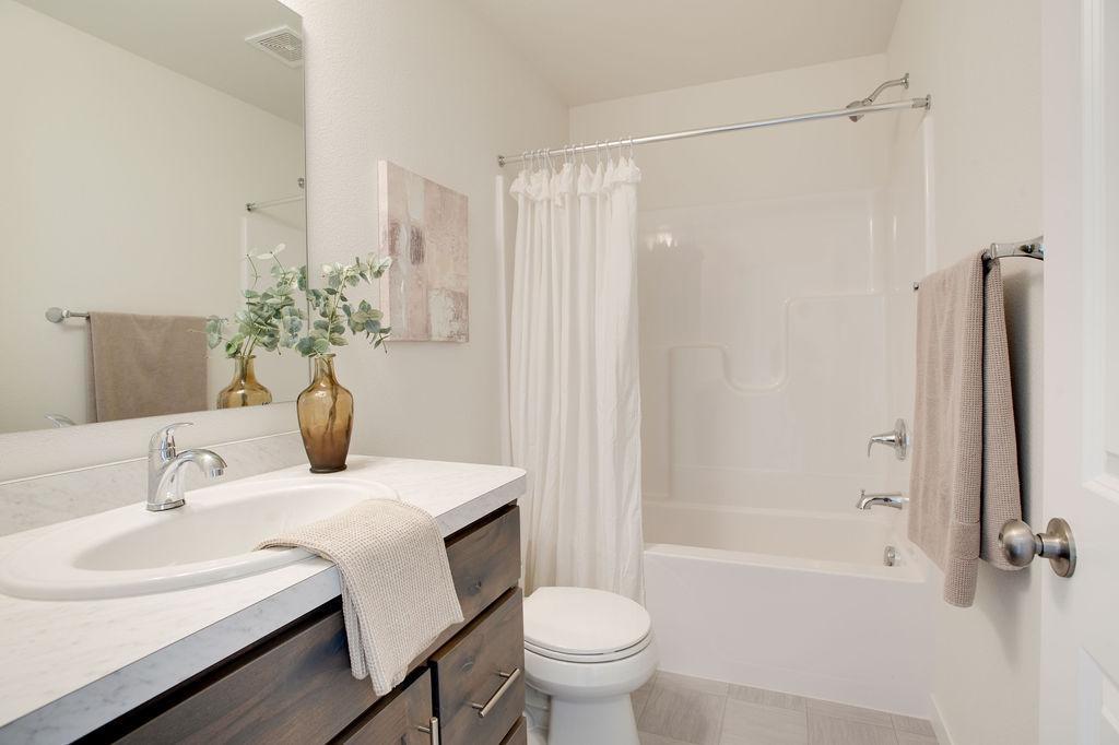 Fargo, North Dakota 58104, United States, 3 Bedrooms Bedrooms, ,3 BathroomsBathrooms,Residential,Active,236208