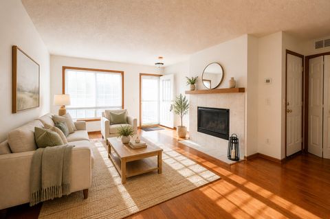 Townhouse For Sale - 1727 Riverwood Drive<br/> Burnsville, MN 55337