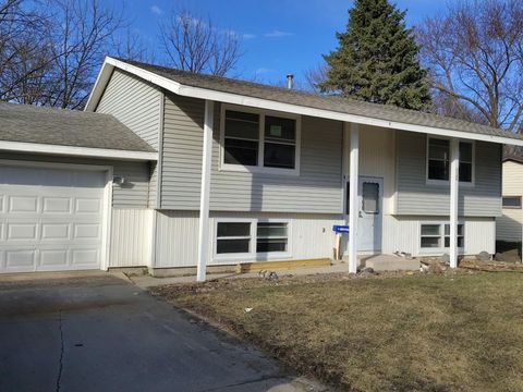 Homes For Sale - 520 8th Avenue<br/> Waseca County, Waseca, MN 56093
