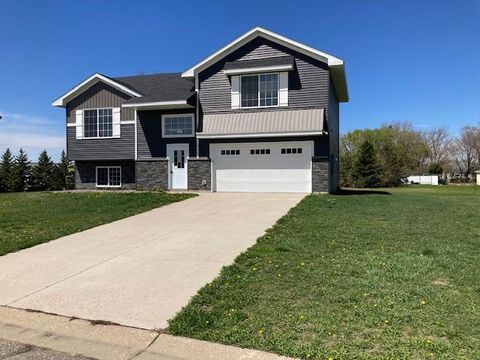Homes For Sale - 828 Poplar Drive<br/> Kimball, MN 55353