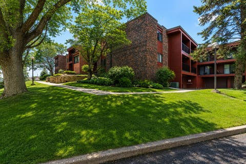 Condo For Sale - 8007 Xerxes Avenue<br/> Bloomington, MN 55431