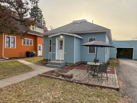 Homes For Sale - 403 4th Street<br/> Renville County, Danube, MN 56230