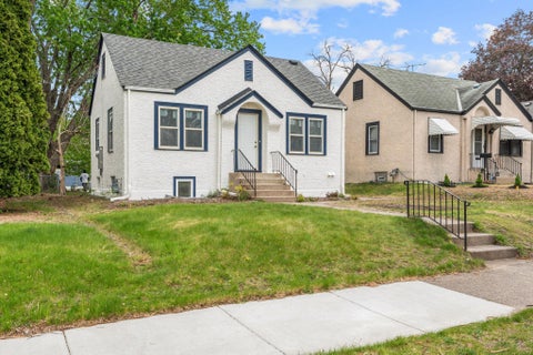 Homes For Sale - 4424 Russell Avenue<br/> Hennepin County, Minneapolis, MN 55412