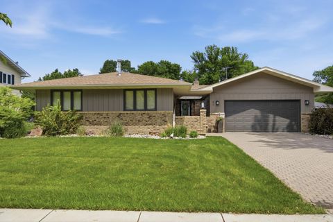 Homes For Sale - 86 35th Avenue<br/> Fargo, ND 58102