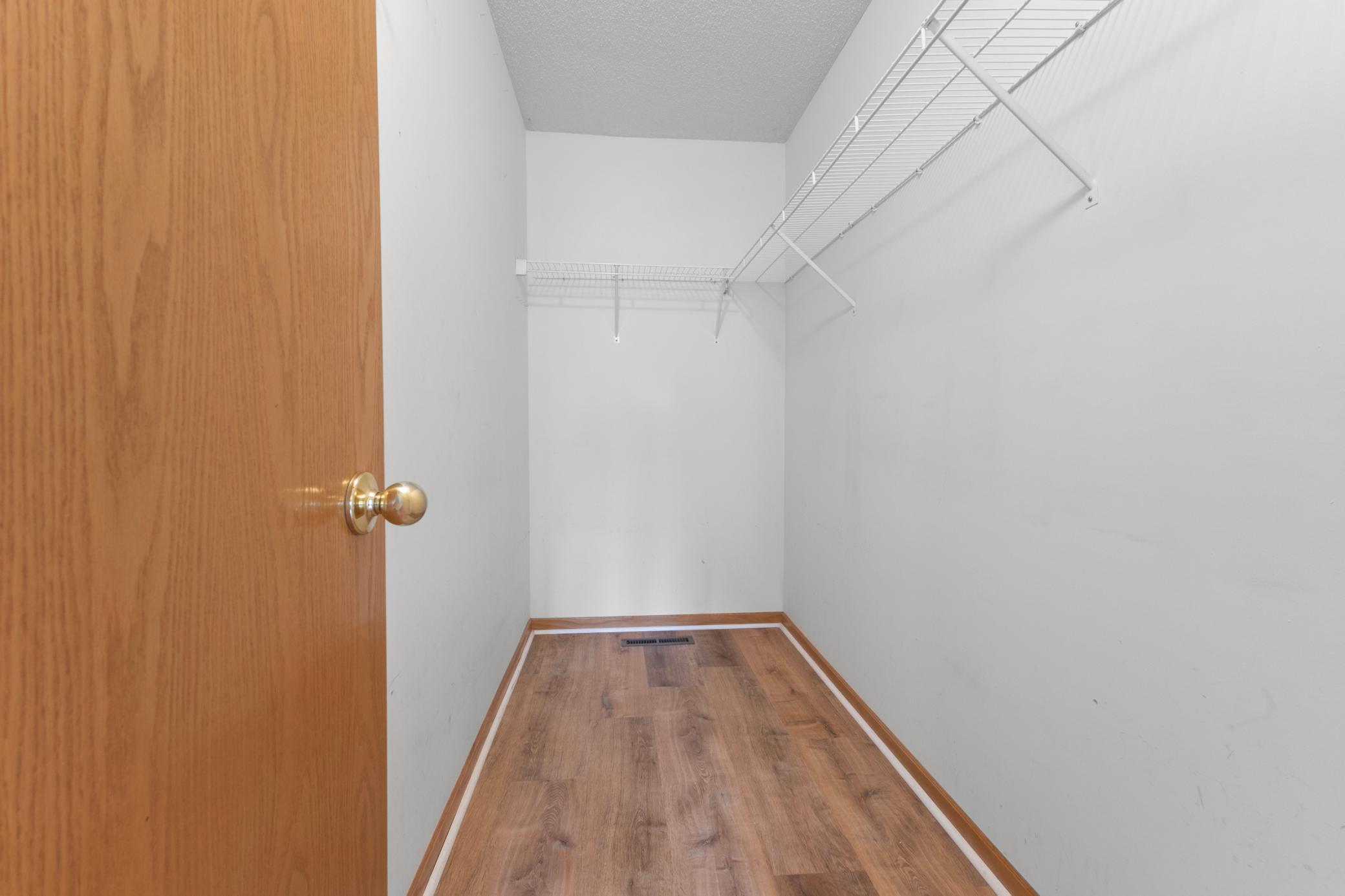 7384 Braden Trail, Inver Grove Heights, Minnesota image 17