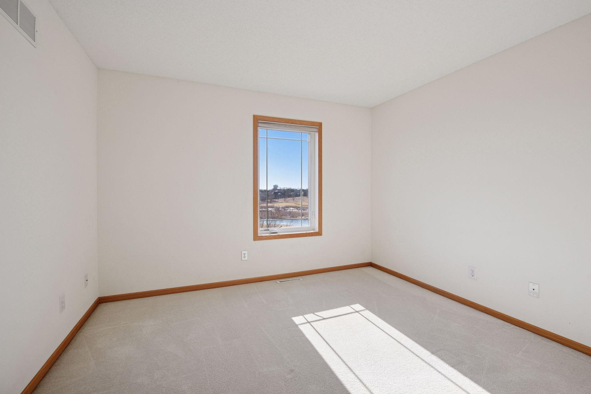 2759 Spy Glass Drive, Chaska, Minnesota image 13