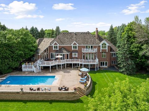 Homes For Sale - 10 Apple Orchard Court<br/> Washington County, Saint Paul, MN 55110