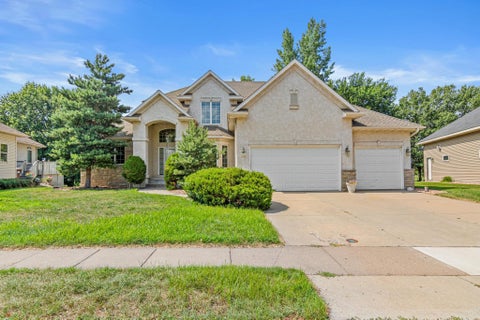 Homes For Sale - 8304 9th Street<br/> Washington County, Saint Paul, MN 55128