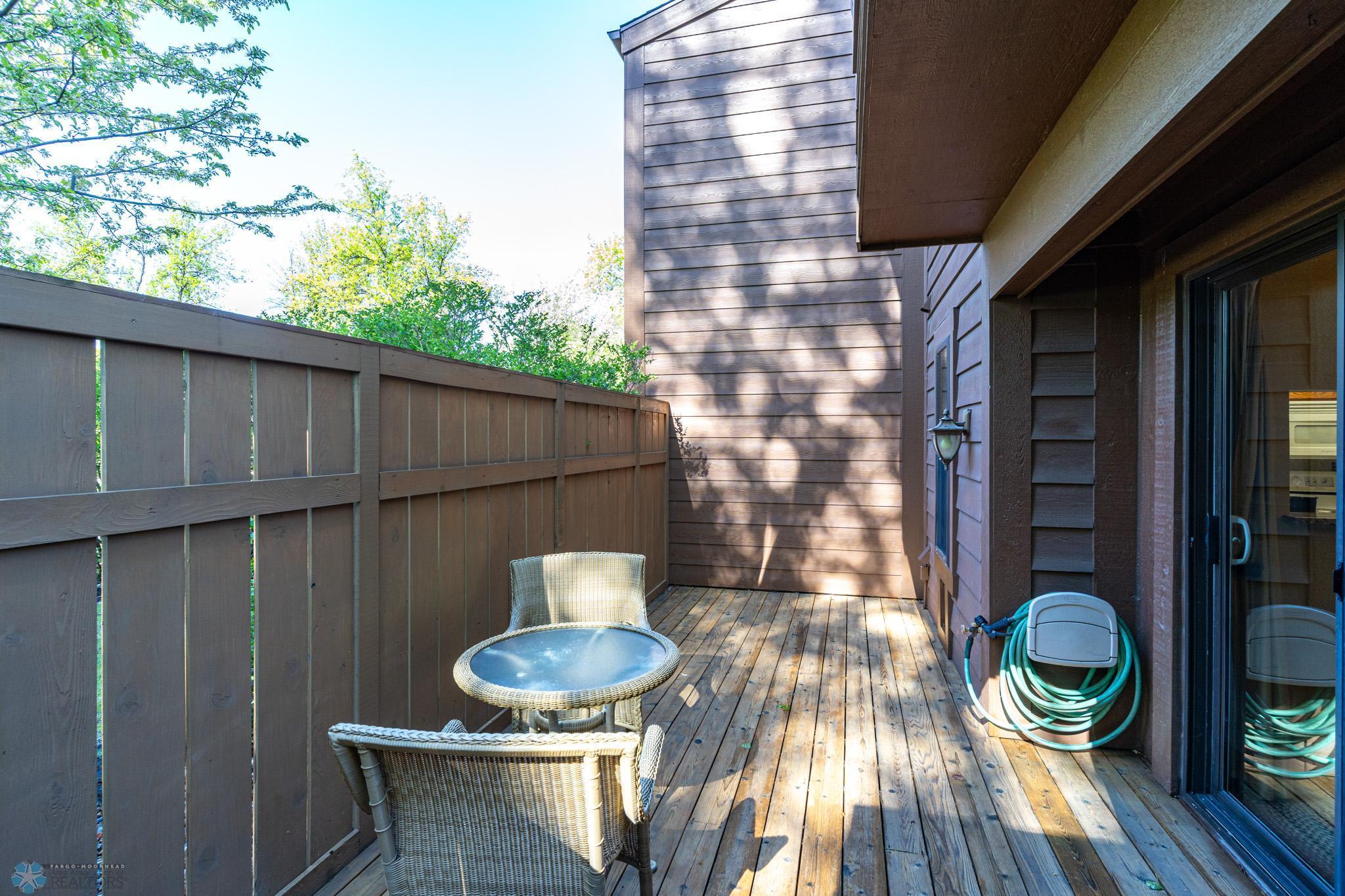 Grand Forks, North Dakota 58201, United States, 2 Bedrooms Bedrooms, ,2 BathroomsBathrooms,Residential,Pending,136382