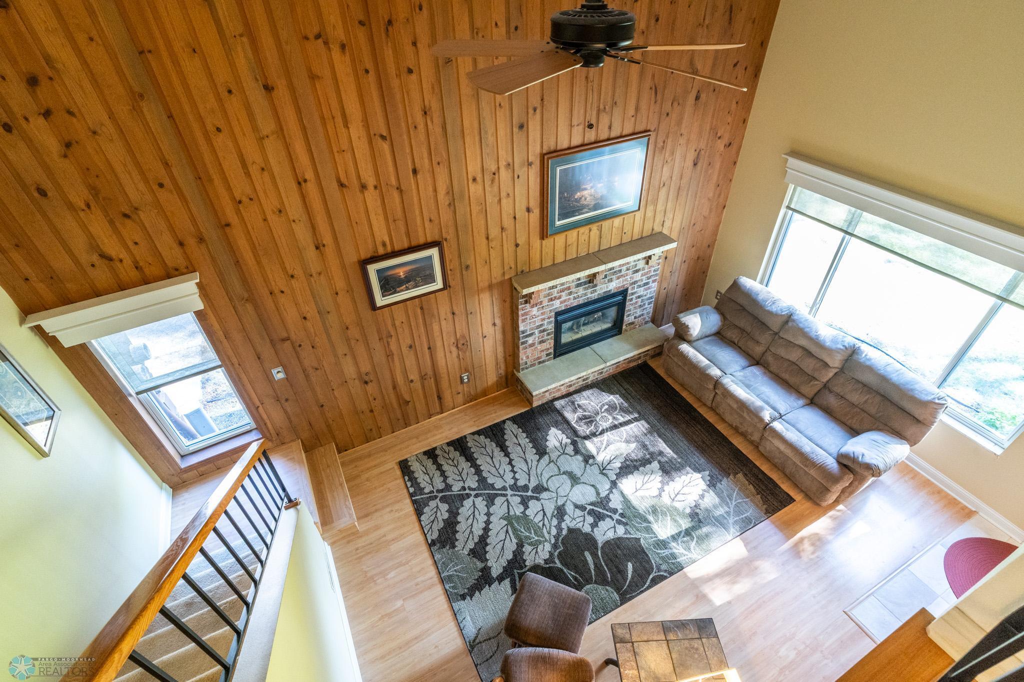 Grand Forks, North Dakota 58201, United States, 2 Bedrooms Bedrooms, ,2 BathroomsBathrooms,Residential,Pending,136382