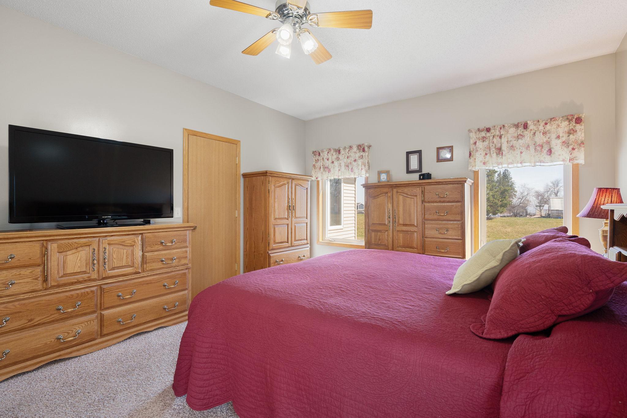 2425 Mossy Creek Drive, Owatonna, Minnesota image 18