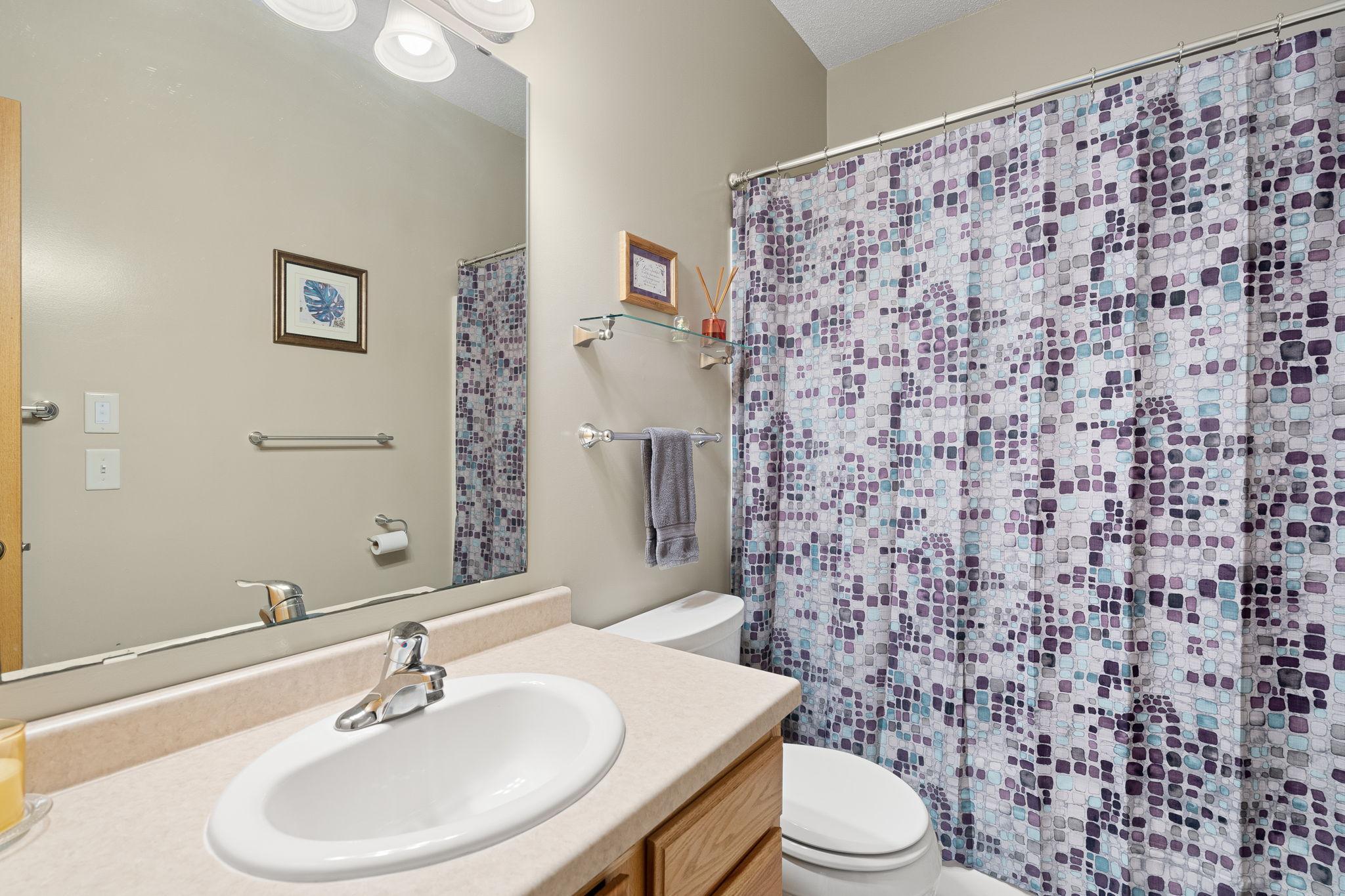 2425 Mossy Creek Drive, Owatonna, Minnesota image 24
