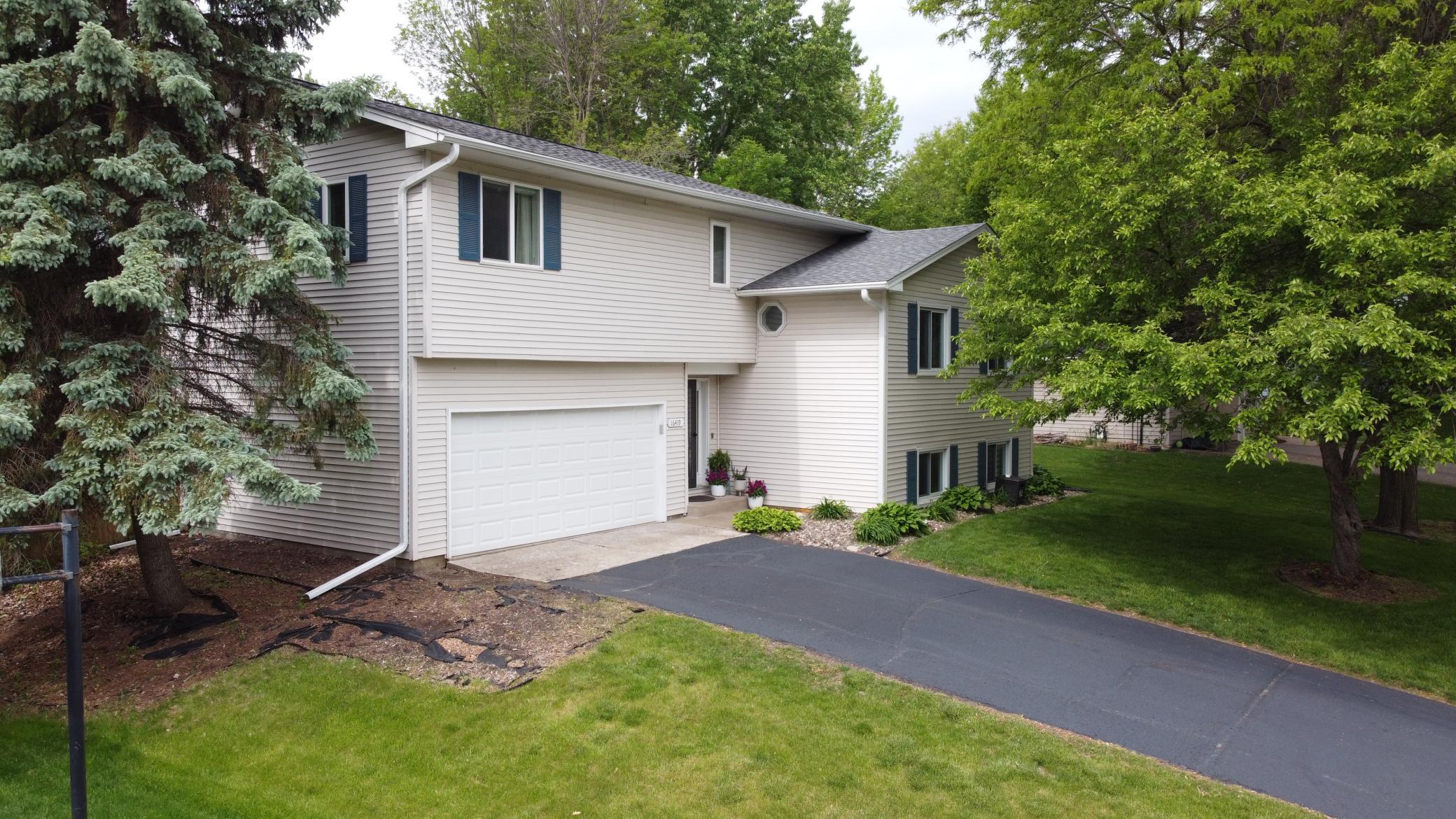16419 Griffon Trail, Lakeville, Minnesota image 3