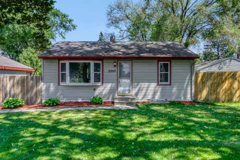 Homes For Sale - 2097 Pinewood Drive<br/> Saint Paul, MN 55112