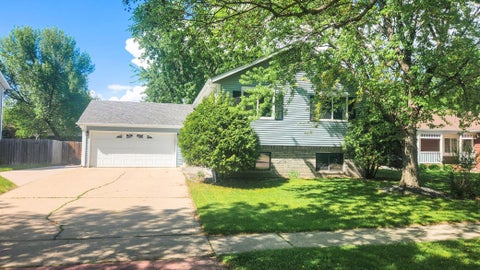 Homes For Sale - 1919 27th Avenue<br/> Cass County, Fargo, ND 58103