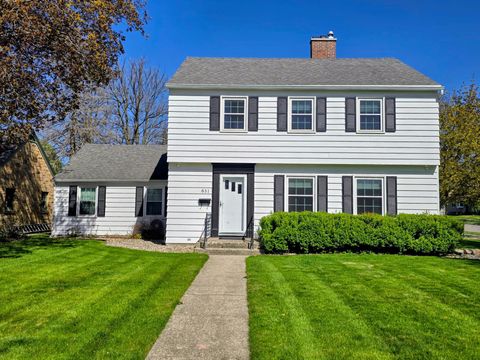 Homes For Sale - 831 4th Avenue<br/> Pipestone, MN 56164