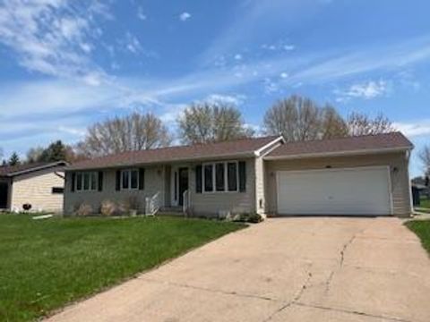 Homes For Sale - 1450 6th Avenue<br/> Baldwin, WI 54002