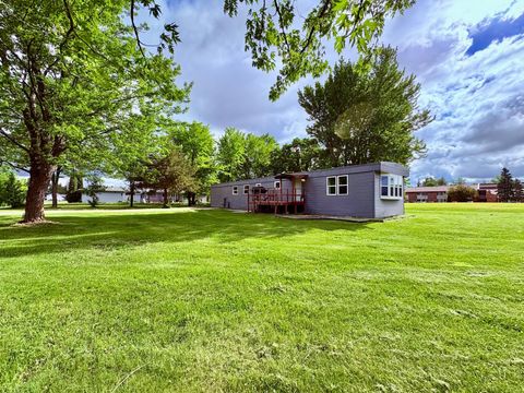 Homes For Sale - 210 3rd Avenue<br/> Baudette, MN 56623
