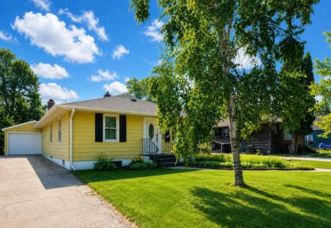 Homes For Sale - 806 5th Street<br/> Staples, MN 56479