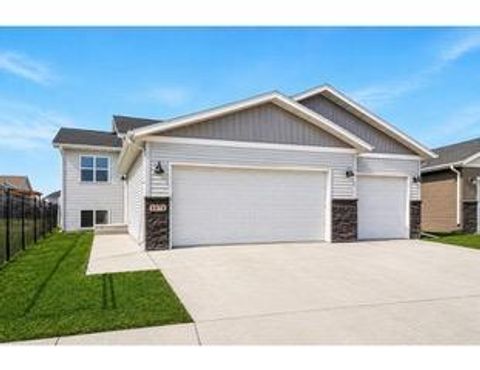 Homes For Sale - 6879 67th Street<br/> Cass County, Horace, ND 58047