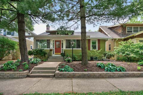 Homes For Sale - 909 W 44th Street<br/> Hennepin County, Minneapolis, MN 55409