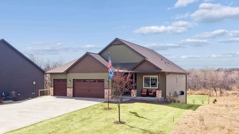 Homes For Sale - 26612 Frontier Avenue<br/> Wyoming, MN 55092