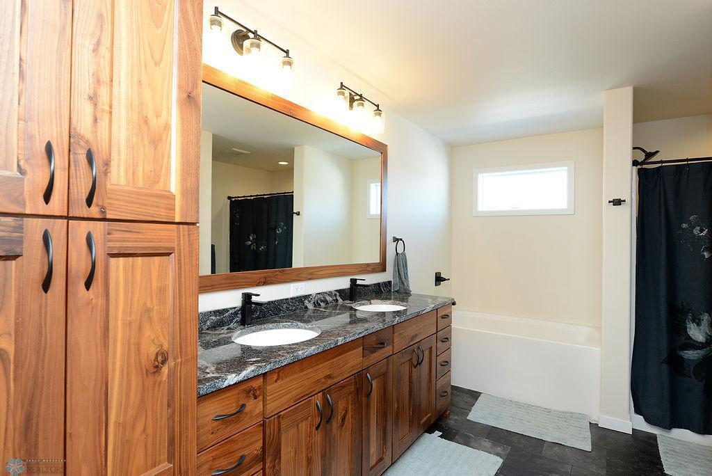 6707 54th Avenue, Fargo, North Dakota image 20