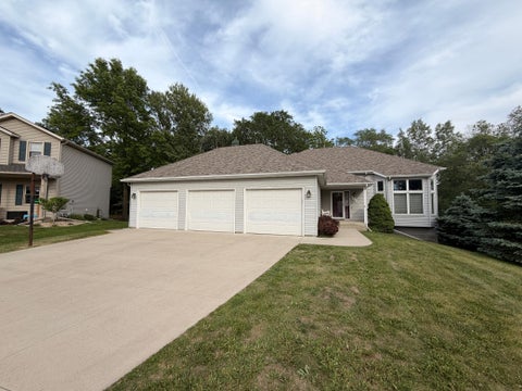 Homes For Sale - 1241 Baird Lane<br/> Rochester, MN 55906