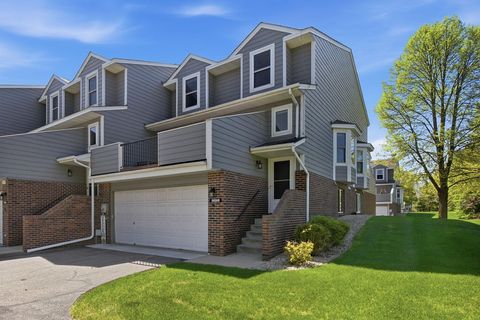 Townhouse For Sale - 14289 Estates Avenue<br/> Dakota County, Apple Valley, MN 55124