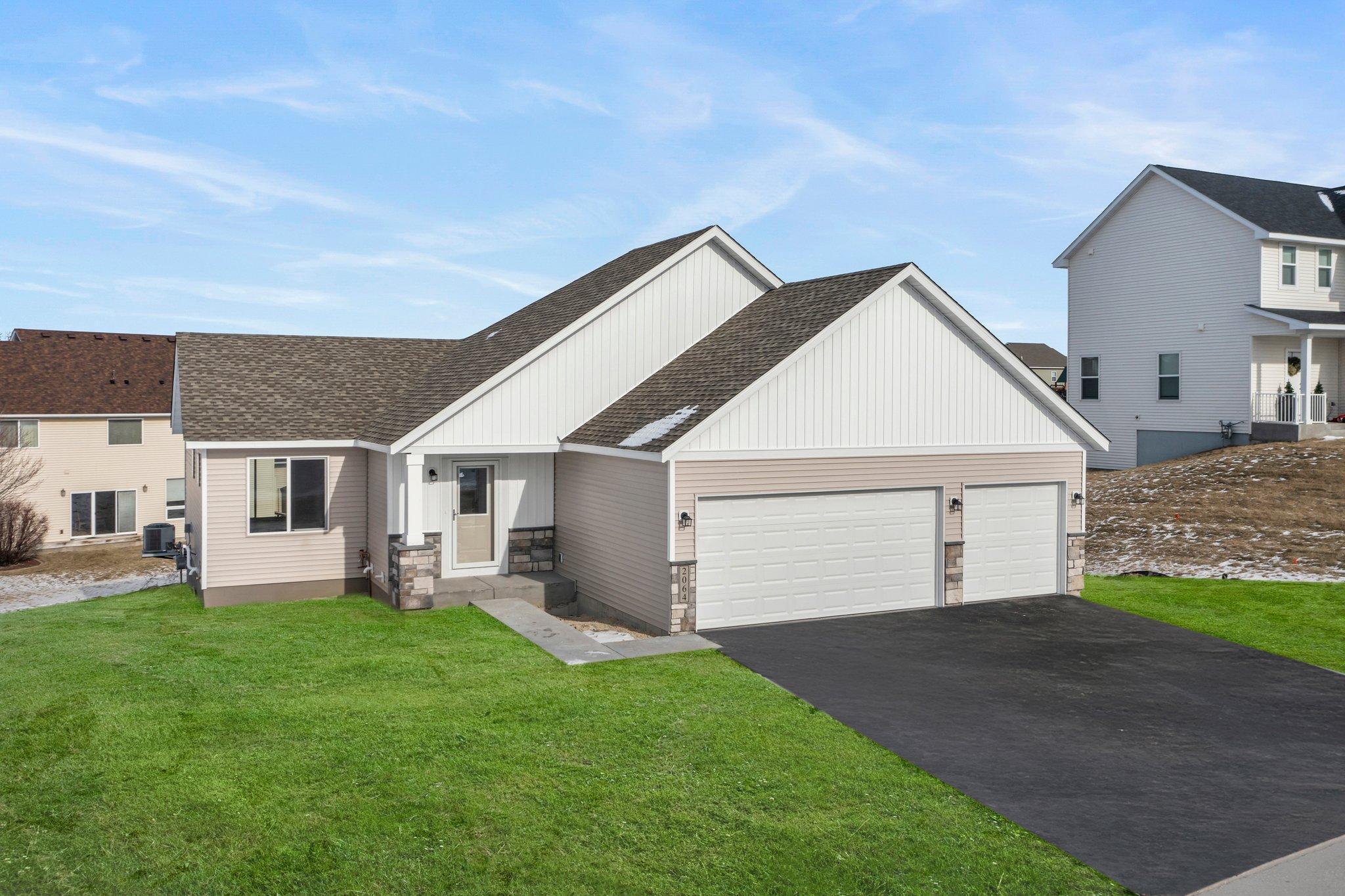 2064 Pleasant Drive Dr, Prescott, Wisconsin image 1