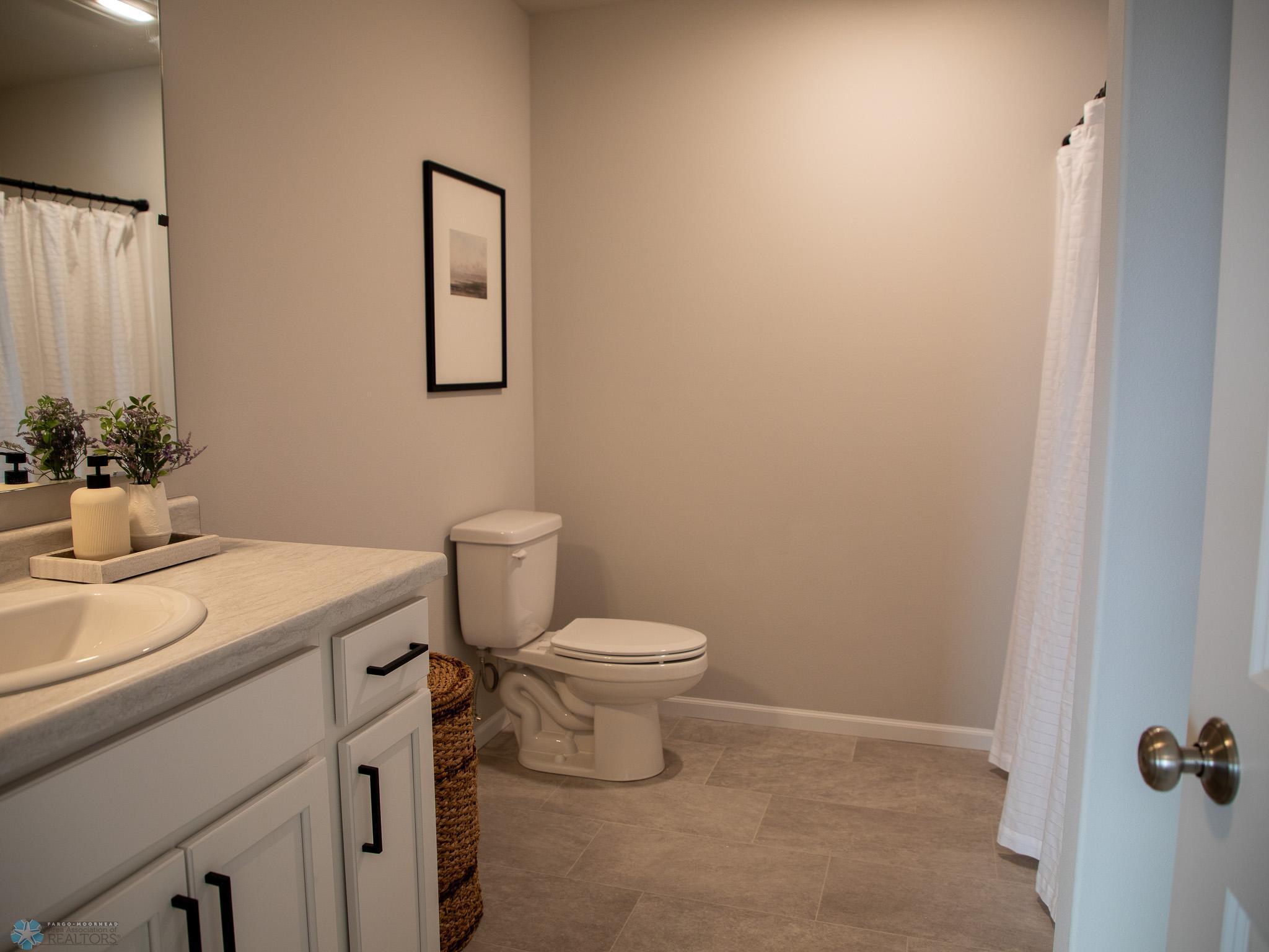 1166 55th Avenue, West Fargo, North Dakota image 24
