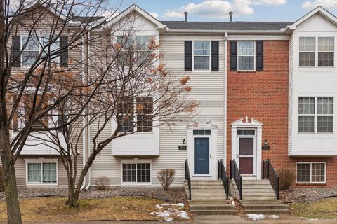 Townhouse For Sale - 1776 Riverside Drive<br/> Shakopee, MN 55379