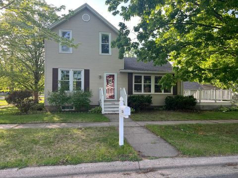 Homes For Sale - 536 Gambia Avenue<br/> Wabasha County, Wabasha, MN 55981