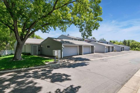 Townhouse For Sale - 2666 Mackubin Street<br/> Ramsey County, Saint Paul, MN 55113