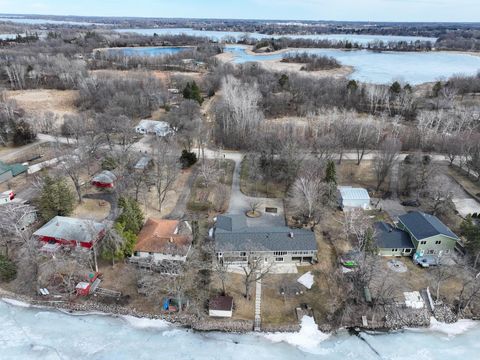 Homes For Sale - 900 E Lake Brophy Road<br/> Douglas County, Alexandria, MN 56308