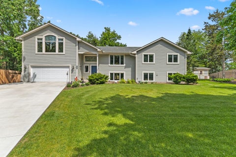 Homes For Sale - 12347 Magnolia Circle<br/> Minneapolis, MN 55448