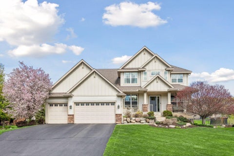 Homes For Sale - 2109 Valley Creek Lane<br/> Shakopee, MN 55379