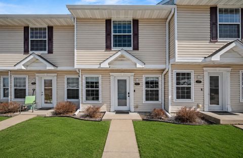 Townhouse For Sale - 1890 Fisher Way<br/> River Falls, WI 54022