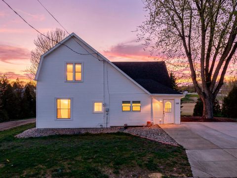 Homes For Sale - 105 1st Street<br/> Elysian, MN 56028