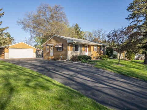 Homes For Sale - 616 Martha Lane<br/> Saint Paul, MN 55125