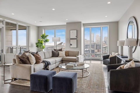 Condo For Sale - 1111 W River Parkway<br/> Minneapolis, MN 55415