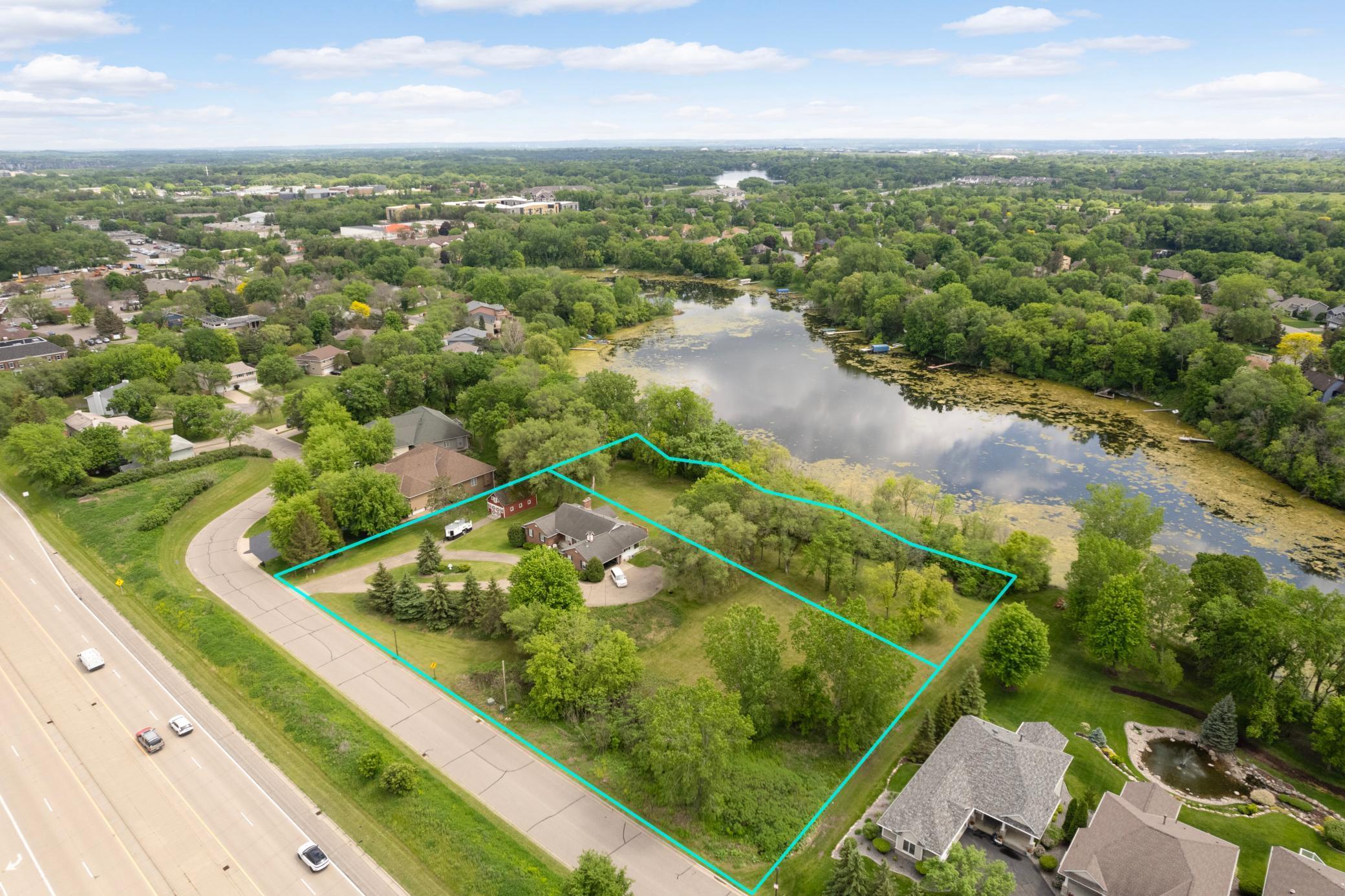16865 Terrey Pine Drive, Eden Prairie, Minnesota image 4
